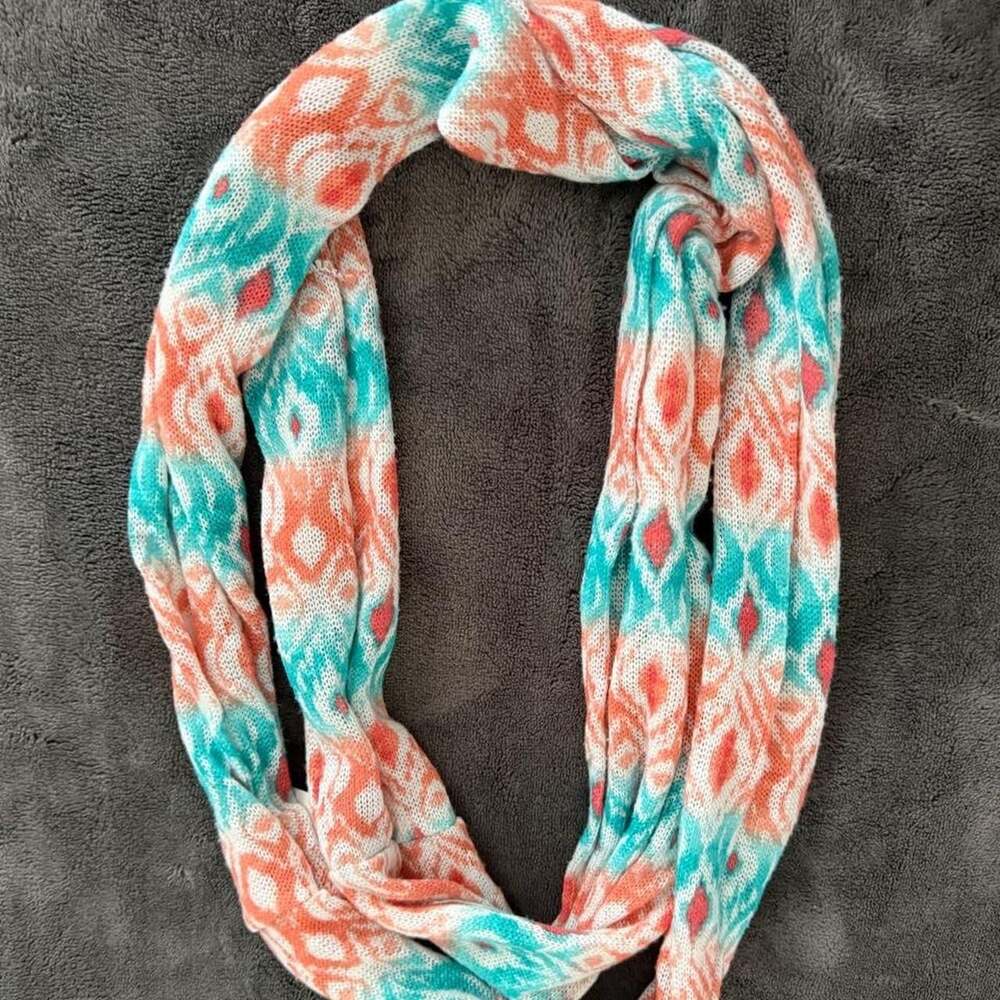 No Boundaries Coral And Teal Geometric Patterned Infinity Scarf